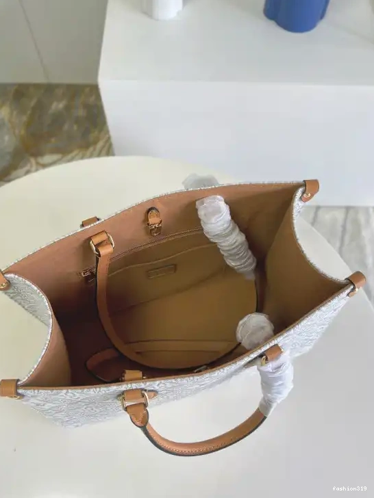 LOUIS ONTHEGO MM VUITTON 0327